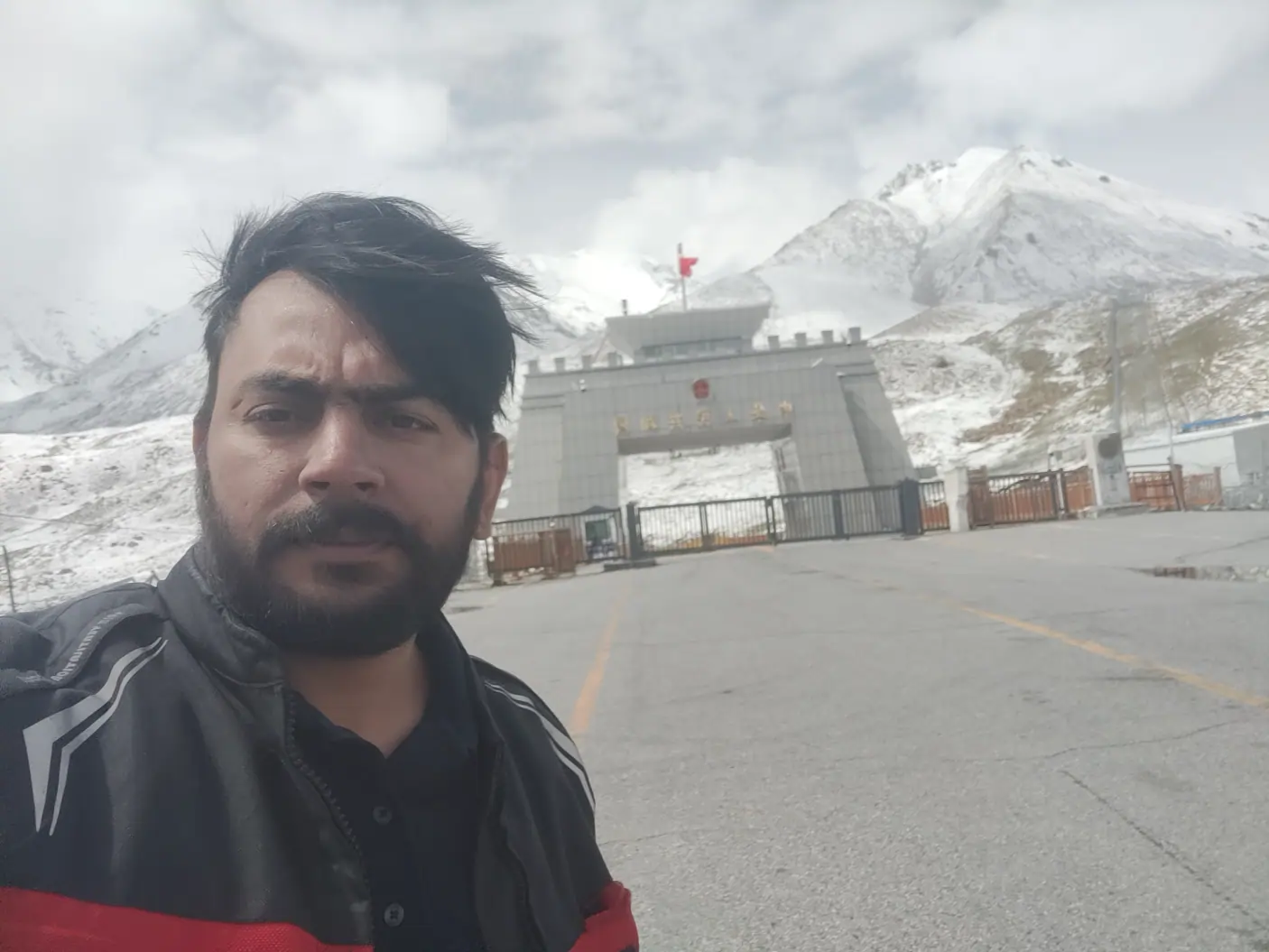 Farhan Saqib at Khunjerab Pass